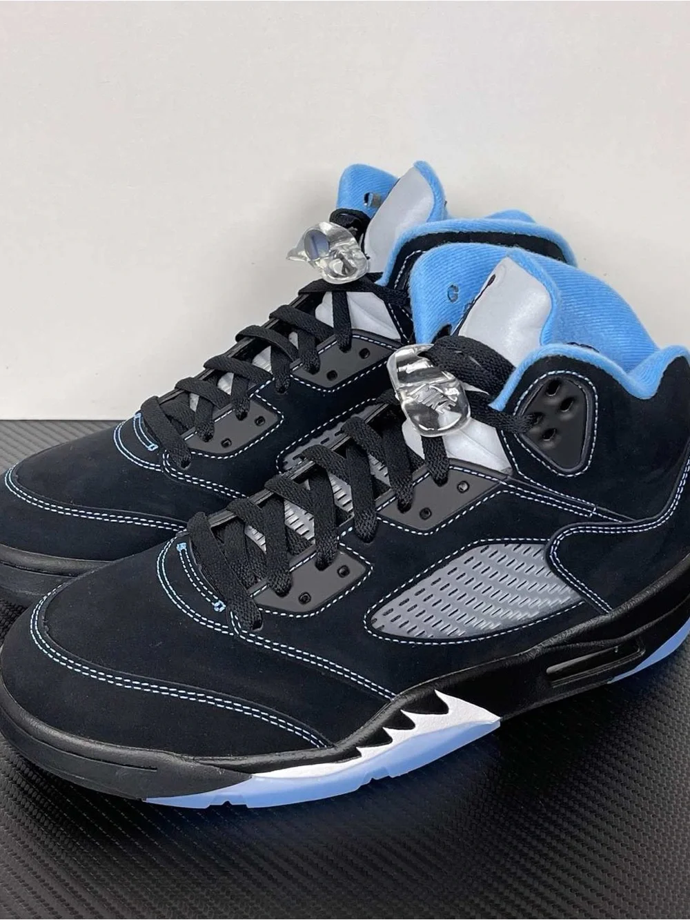 J5 retro unc